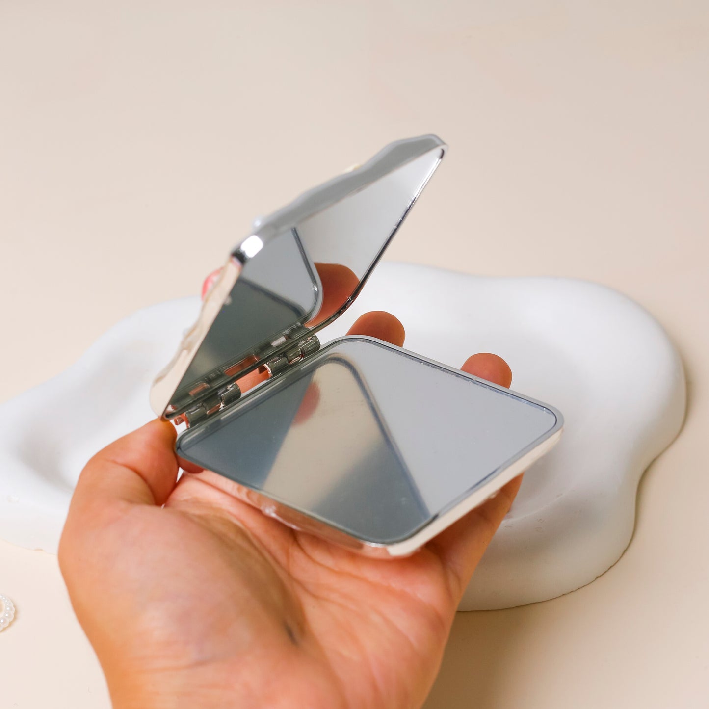 Y2K Seashell Compact Mirror