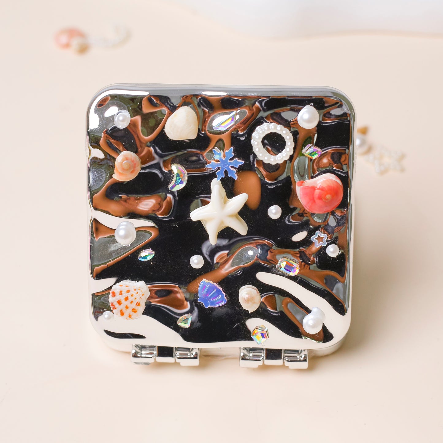 Y2K Seashell Compact Mirror