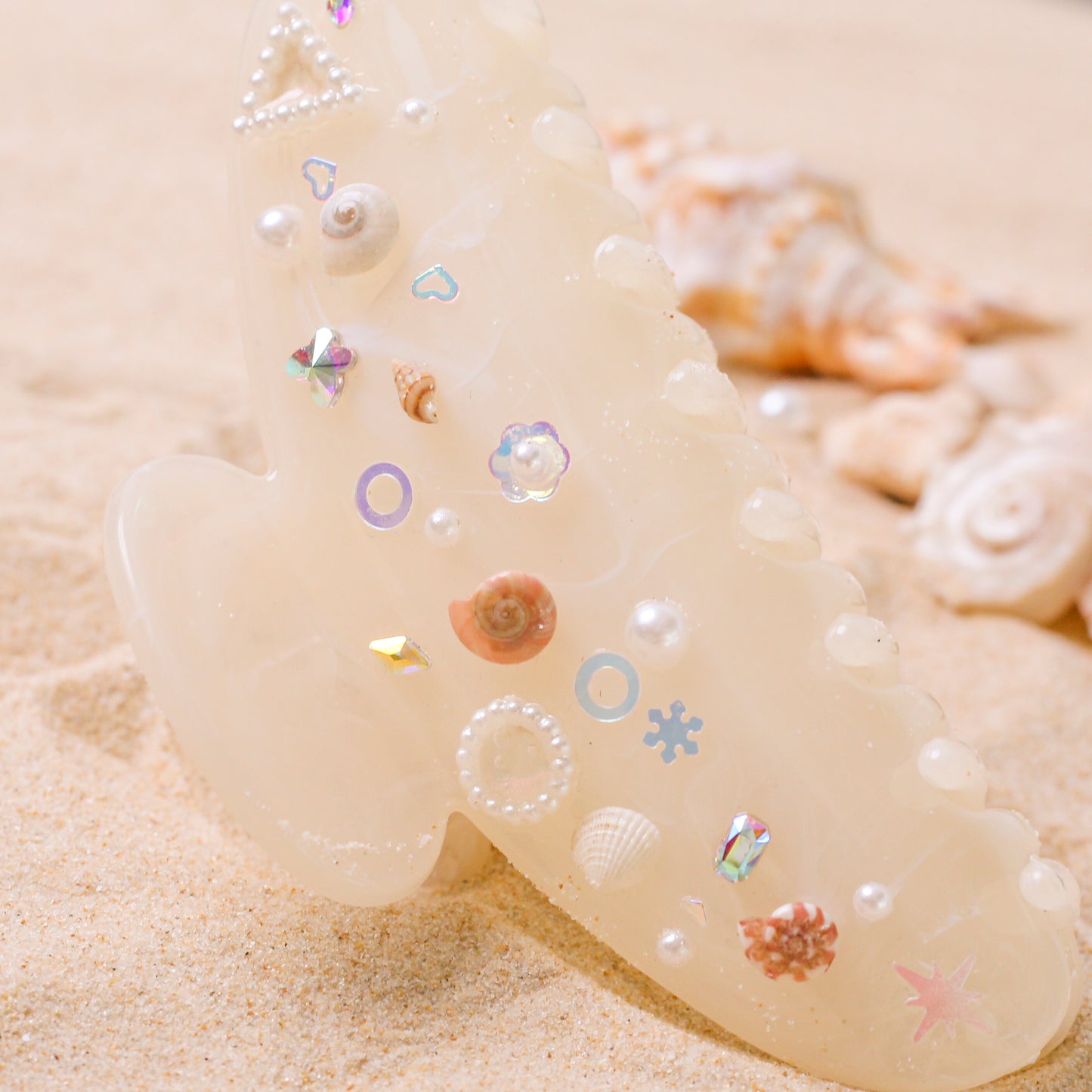 Coastal Charm Seashell Hair Claw