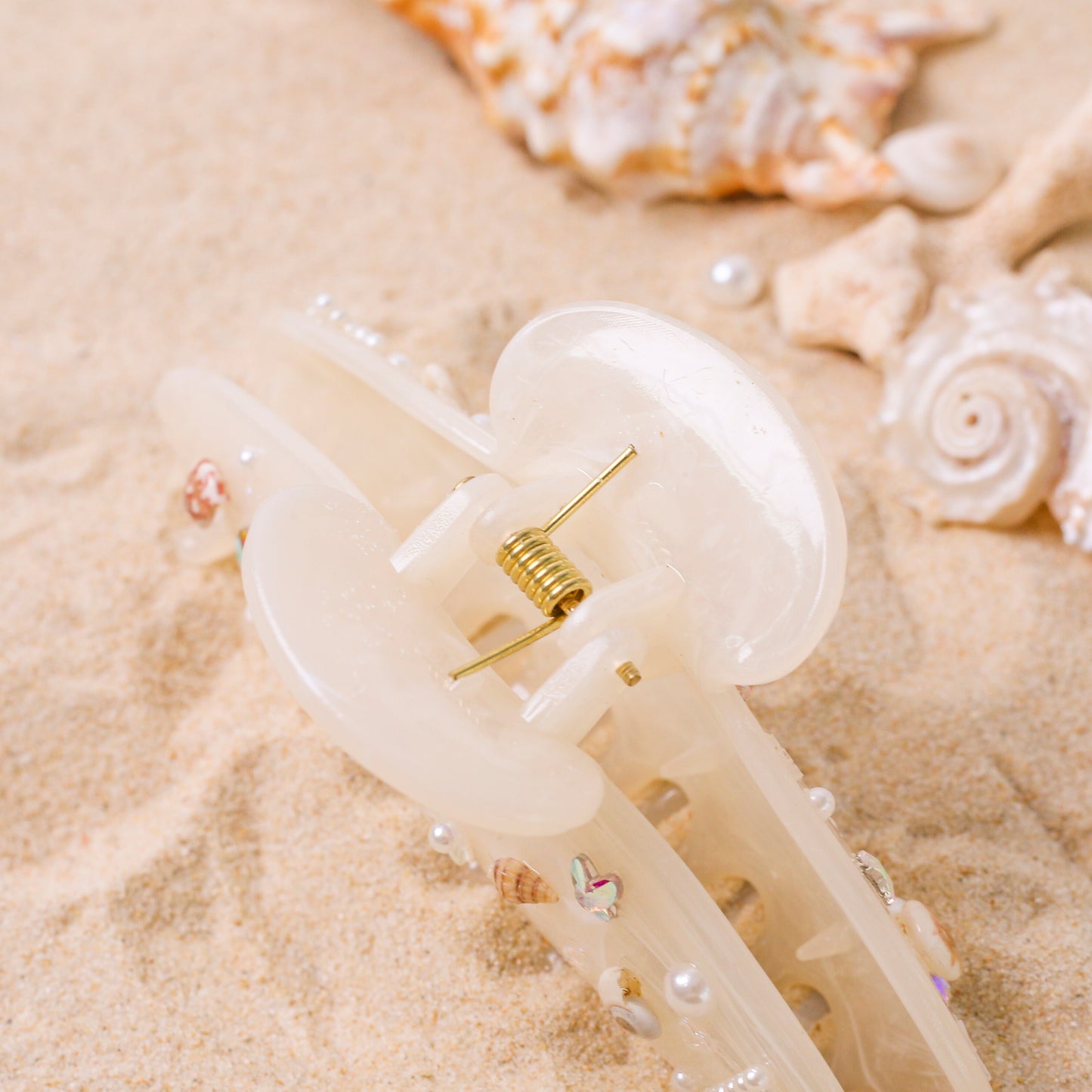 Coastal Charm Seashell Hair Claw