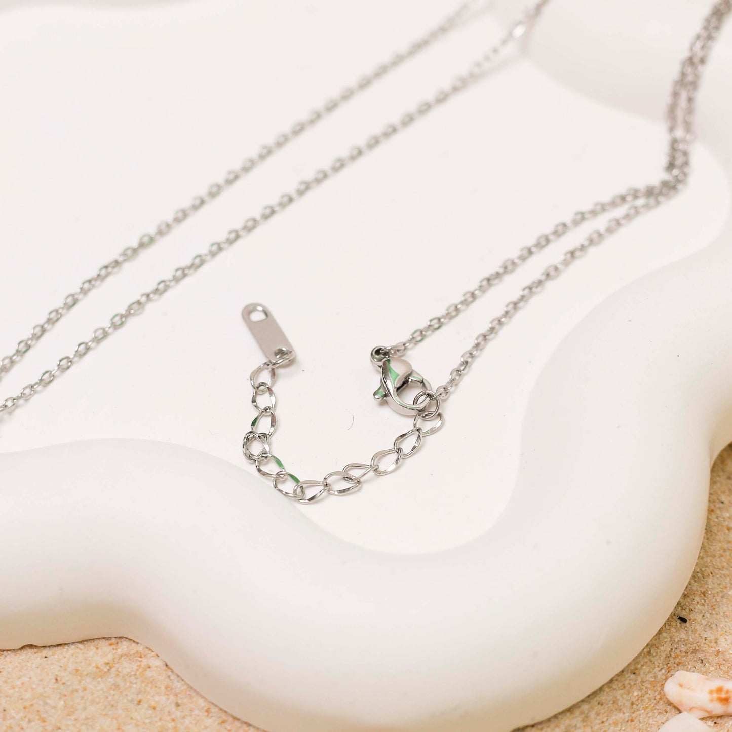 Natural Spiral Shell Pendant Necklace – Ocean-Inspired Jewelry